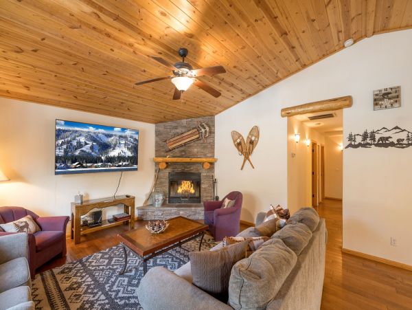 Lake Tahoe North Shore Home 998226