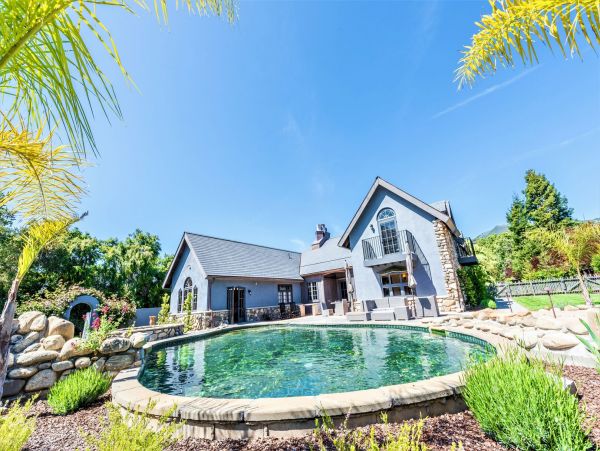 Santa Cruz County Home 998235