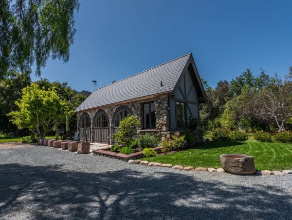 Santa Cruz County Home 998235