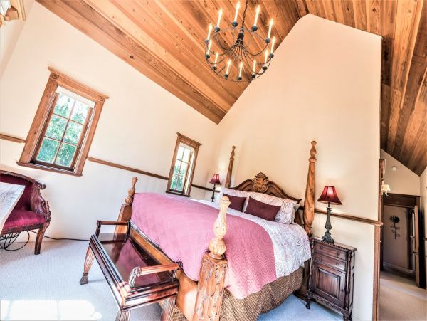 Santa Cruz County Home 998235