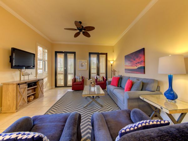 Townhome Right Across The Street From The Beach