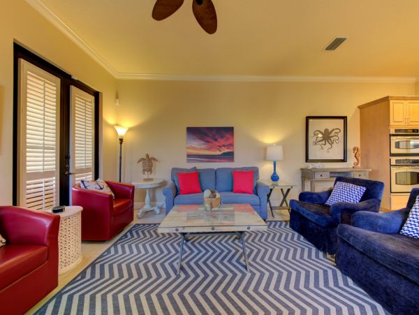 Townhome Right Across The Street From The Beach