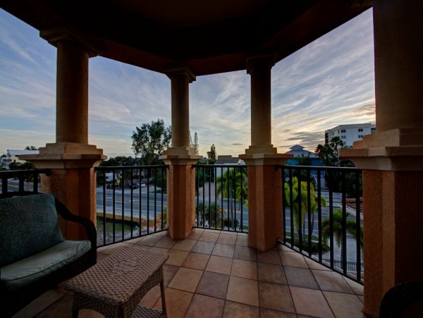 Townhome Right Across The Street From The Beach
