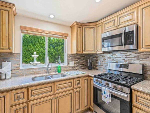 Palm Springs Home 998286