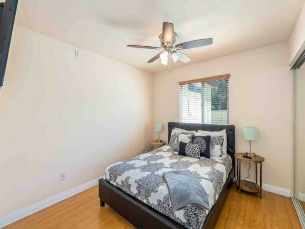 Palm Springs Home 998286