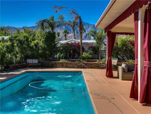 Palm Springs Home 998286
