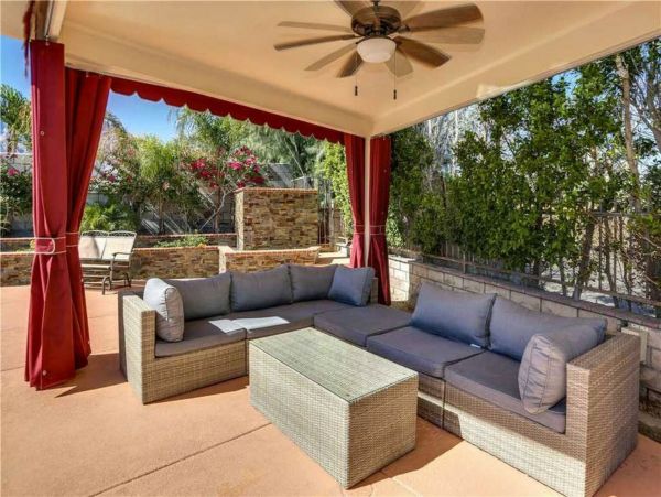 Palm Springs Home 998286