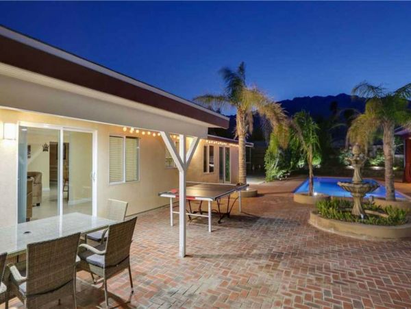 Palm Springs Home 998286