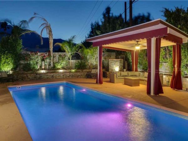 Palm Springs Home 998286