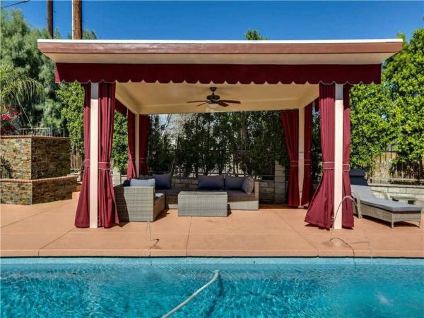 Palm Springs Home 998286