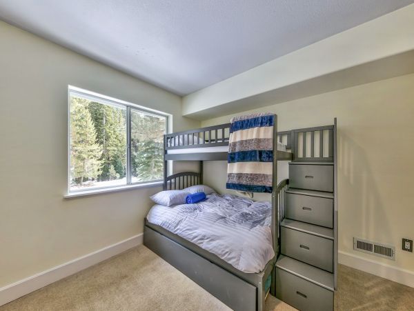 Lake Tahoe North Shore Home 998299