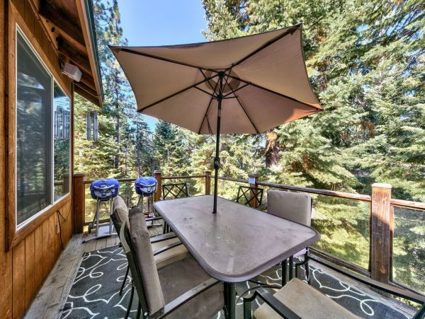 Beautiful South Lake Tahoe 6 Bedroom Home Sleeps 14