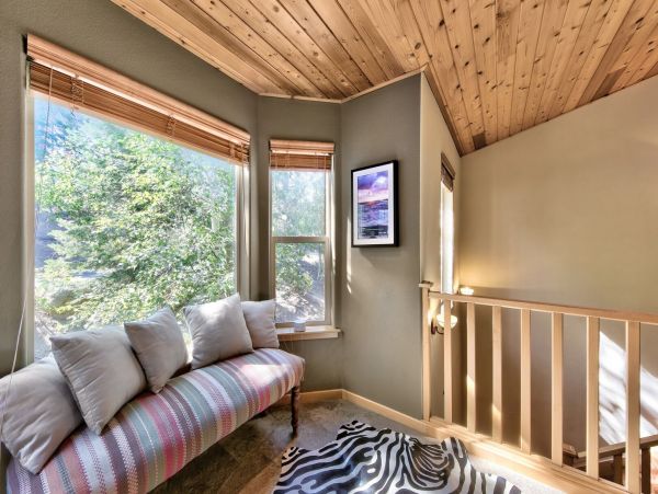Beautiful South Lake Tahoe 6 Bedroom Home Sleeps 14