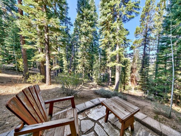 Beautiful South Lake Tahoe 6 Bedroom Home Sleeps 14