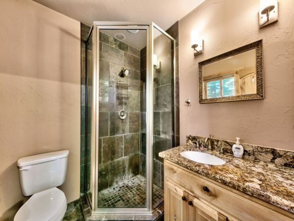 Beautiful South Lake Tahoe 6 Bedroom Home Sleeps 14