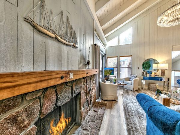 Lake Tahoe North Shore Home 998303