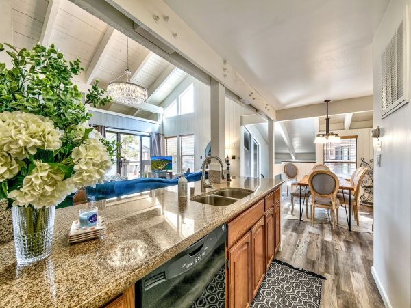 Lake Tahoe North Shore Home 998303