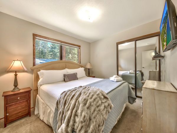 Lake Tahoe North Shore Home 998305