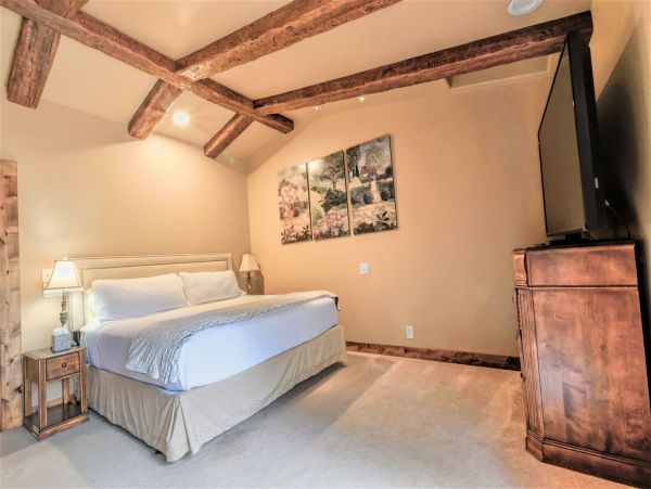 Lake Tahoe North Shore Home 998306