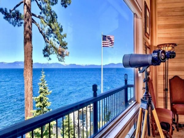 Lake Front 5 Bedroom Home in South Lake Tahoe