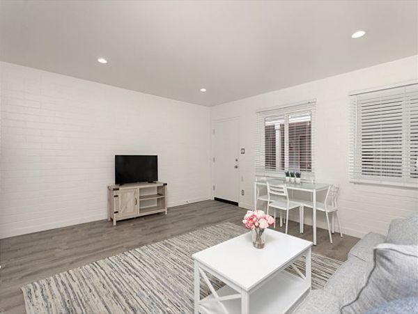 San Diego Beach Communities North Home 998318