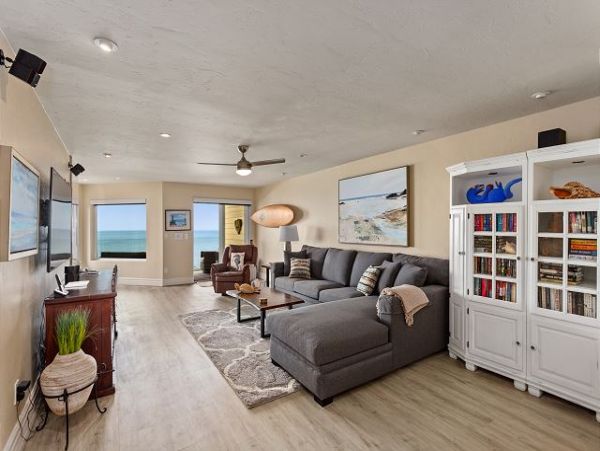 San Diego Beach Communities North Home 998320