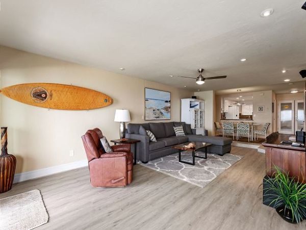 San Diego Beach Communities North Home 998320