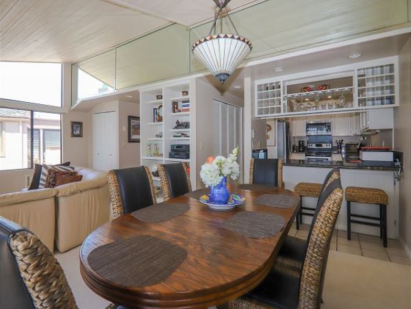 San Diego Beach Communities North Home 998325