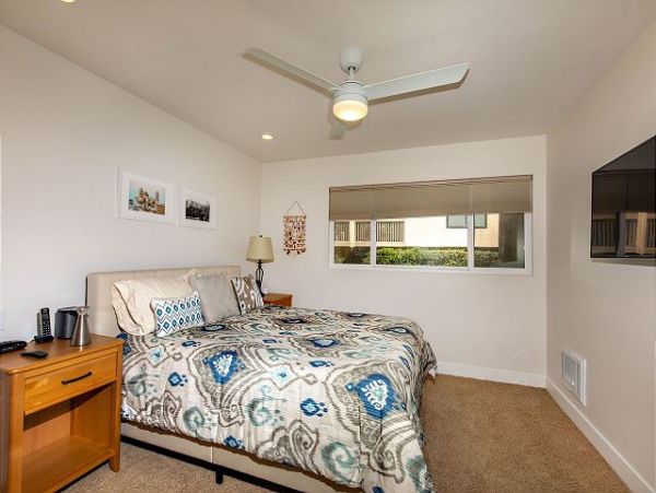 San Diego Beach Communities North Home 998334
