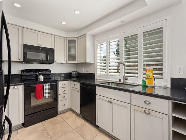 Ocean View Three Bedroom Vacation Condo in Solana Beach
