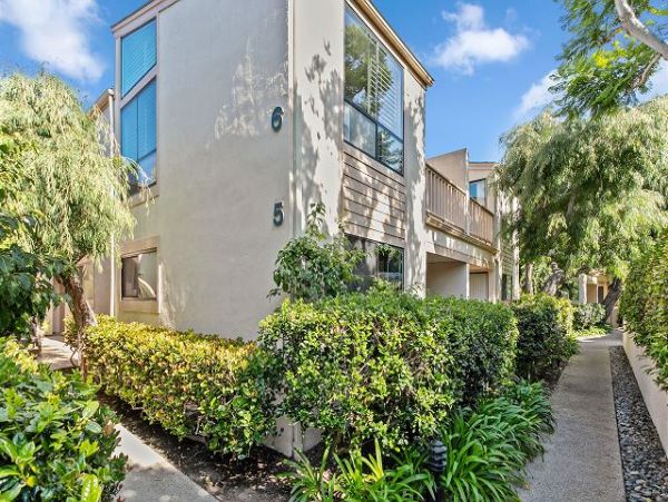 San Diego Beach Communities North Condo 998340