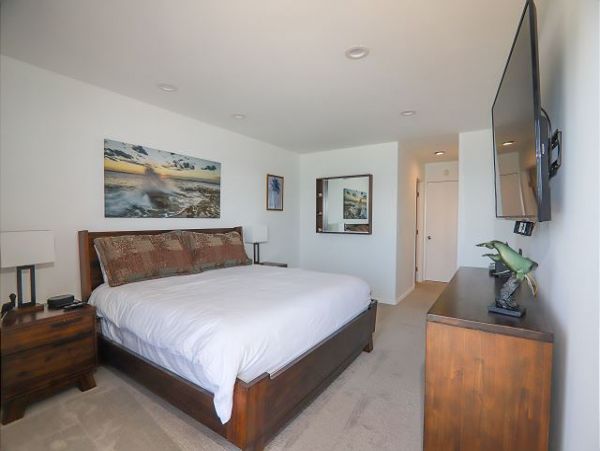San Diego Beach Communities North Home 998341