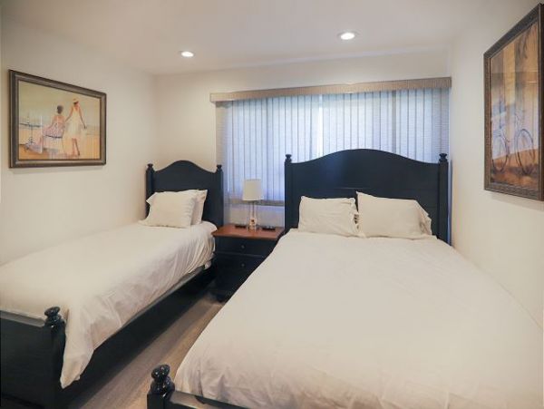 San Diego Beach Communities North Home 998341