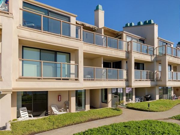 Solana Beach Oceanfront Vacation Condo Sleeps 5 Guests