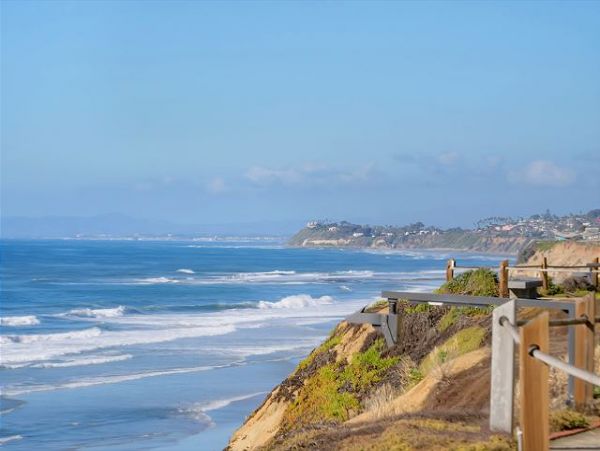 Solana Beach Oceanfront Vacation Condo Sleeps 5 Guests