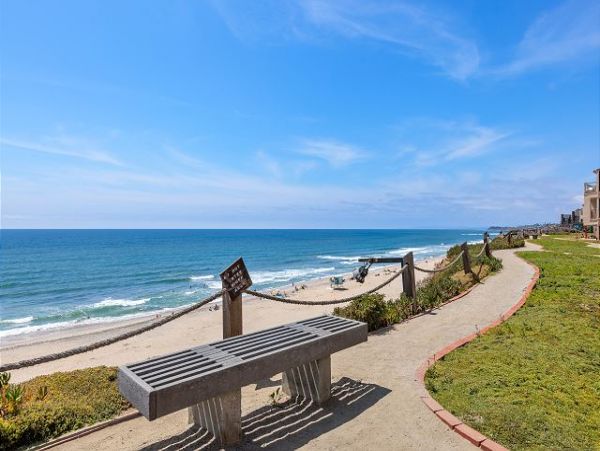 Solana Beach Oceanfront Vacation Condo Sleeps 5 Guests