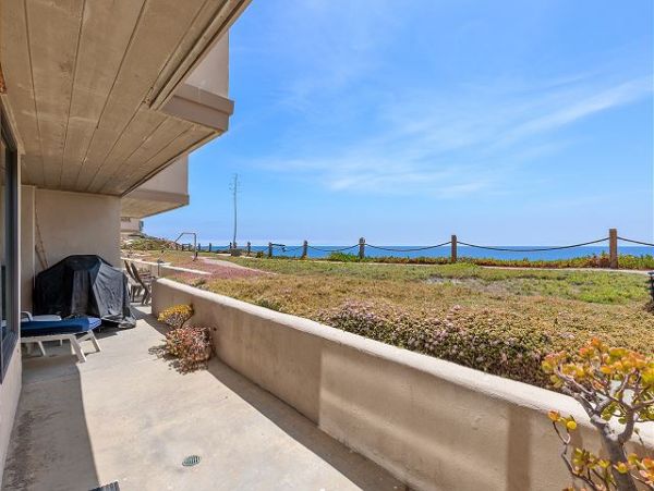 Solana Beach Oceanfront Vacation Condo Sleeps 5 Guests