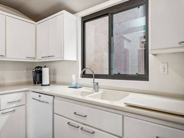 San Diego Beach Communities North Home 998343