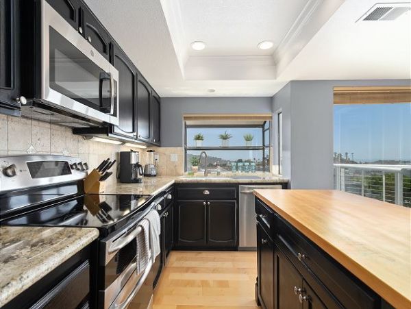 San Diego Beach Communities North Home 998348