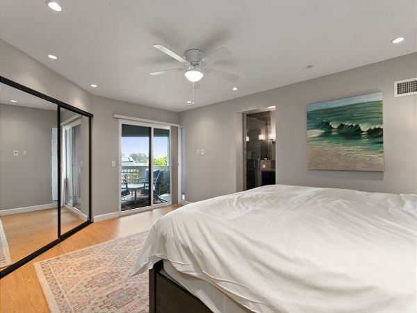 San Diego Beach Communities North Home 998348