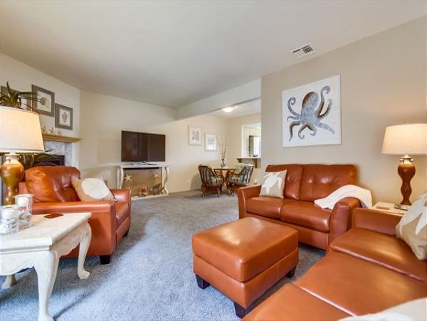 Three Bedroom Walk to Beach Vacation Rental in Solana Beach