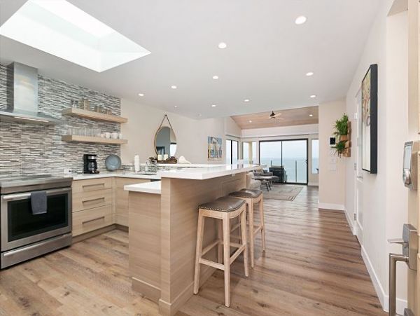 San Diego Beach Communities North Home 998356