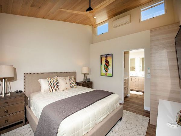 San Diego Beach Communities North Home 998356