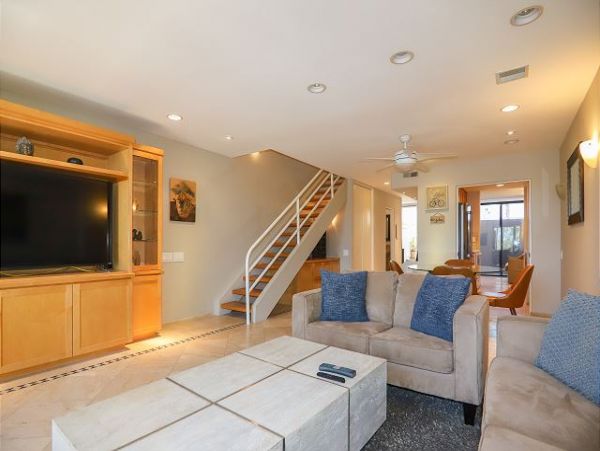 San Diego Beach Communities North Home 998357