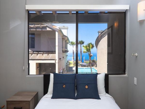 San Diego Beach Communities North Home 998357
