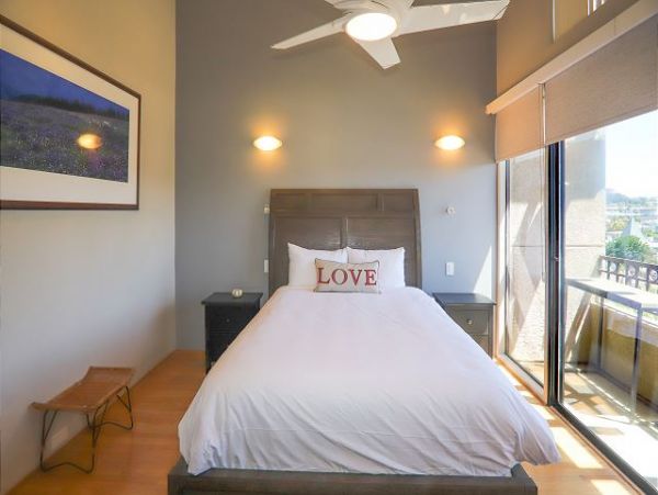 San Diego Beach Communities North Home 998357