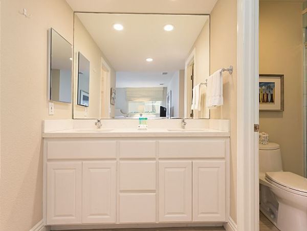 San Diego Beach Communities North Home 998359