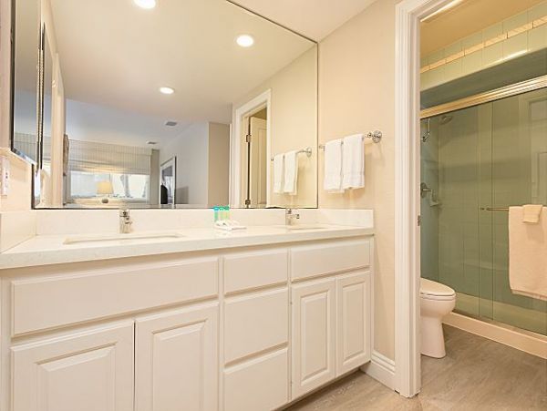 San Diego Beach Communities North Home 998359
