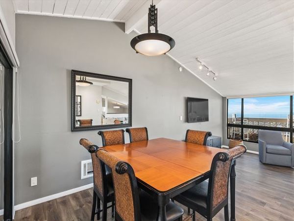 San Diego Beach Communities North Home 998384