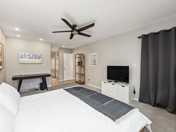 San Diego Beach Communities North Home 998384